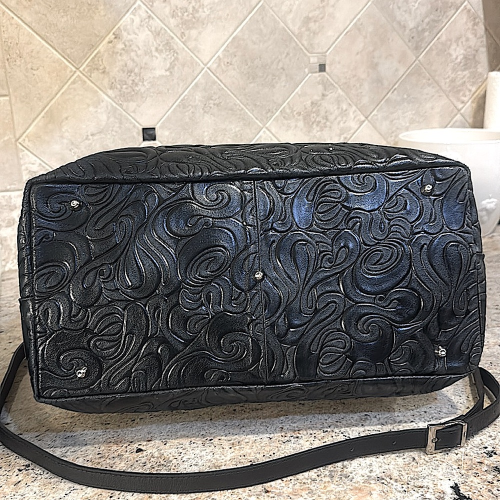 Elegant Black Embossed Italian Leather Extra-Large Tote with Twilly Accent - New - Picture 8 of 15